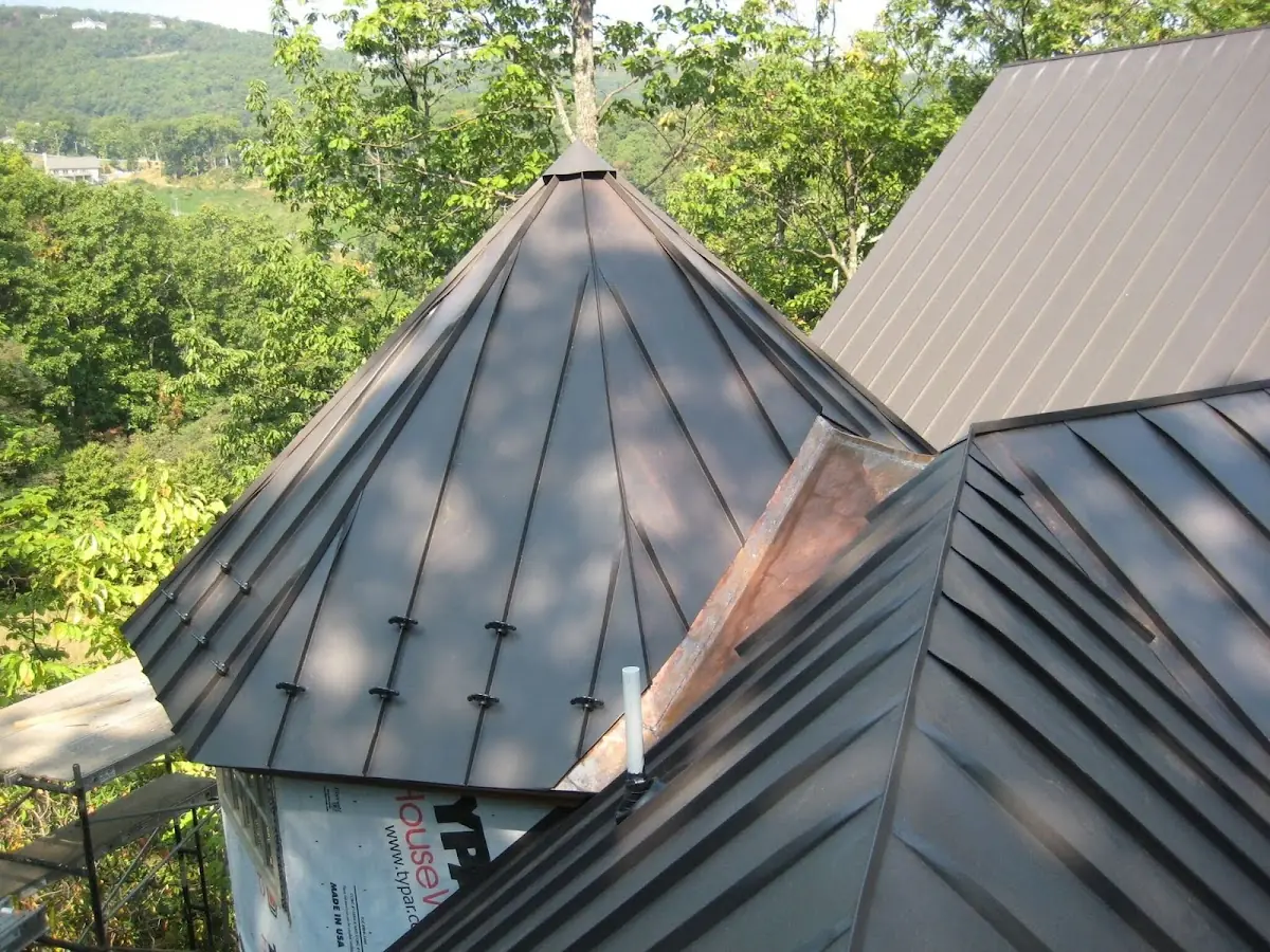 Professional Roof Tarp Installation by Craftsman Roofing in Elwell